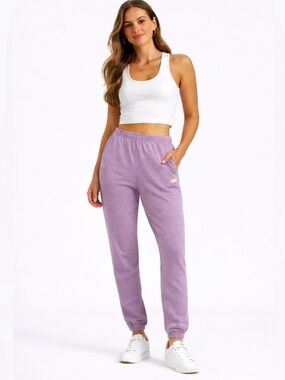 Vuori Boyfriend performance joggers sweatpants purple lilac soft L